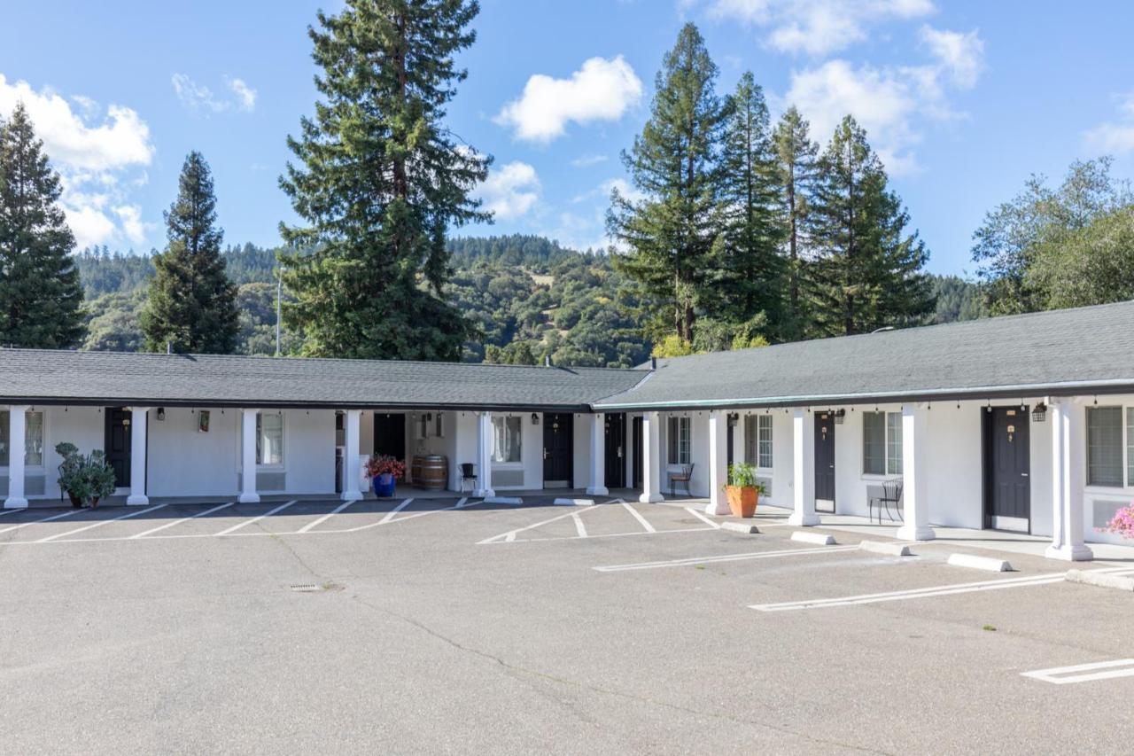 Vineyard Valley Inn Cloverdale Exterior foto